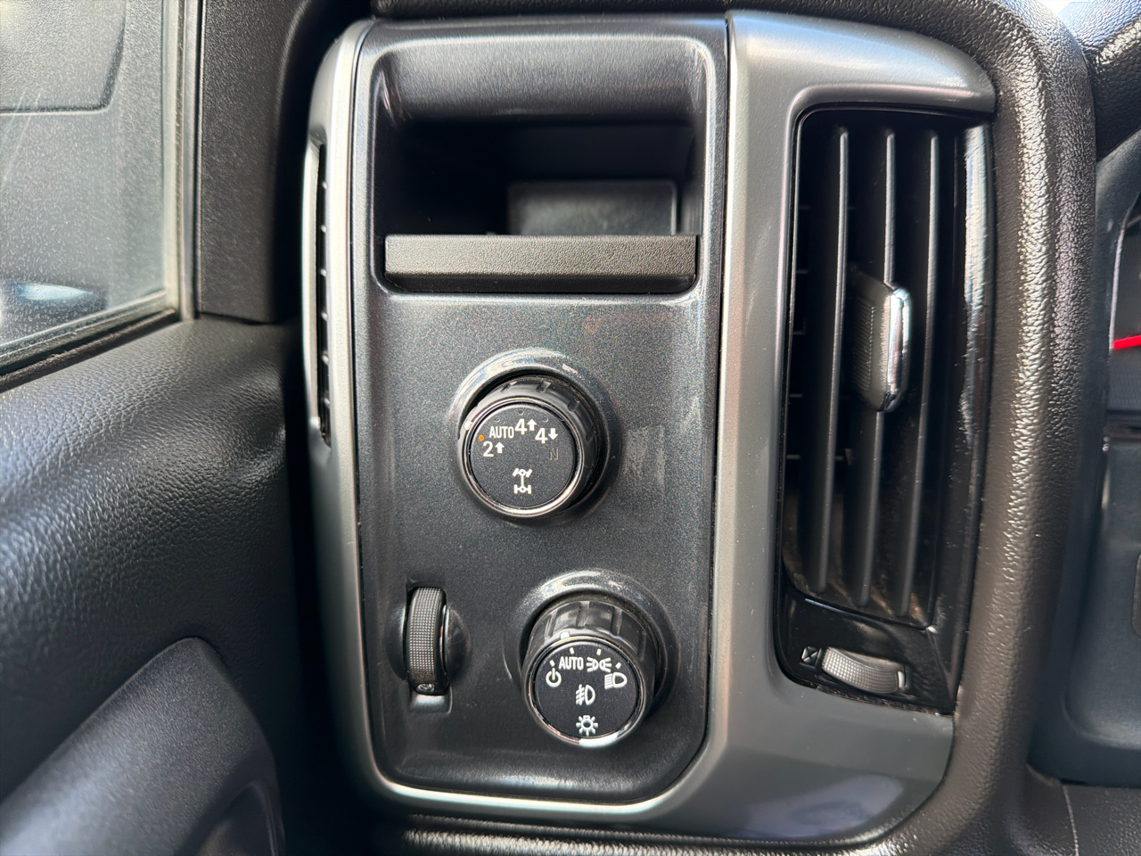 Chevrolet Silverado 1500 4WD Double Cab 143.5" LT w/2LT 2018 Chevrolet Silverado 1500 4WD Double Cab 143.5" LT w/2LT 2018