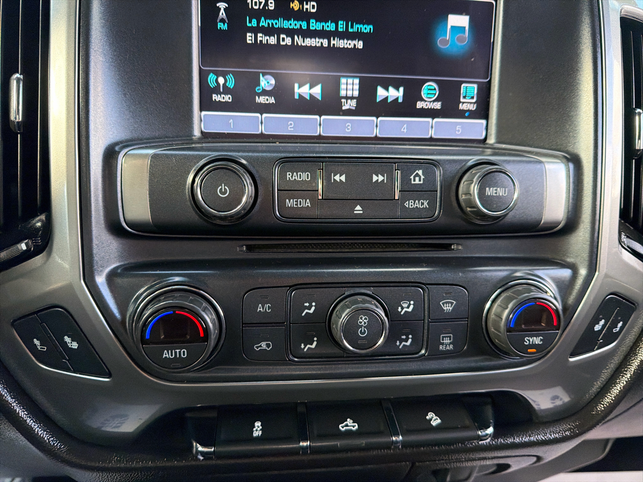 Chevrolet Silverado 1500 4WD Double Cab 143.5" LT w/2LT 2018 Chevrolet Silverado 1500 4WD Double Cab 143.5" LT w/2LT 2018