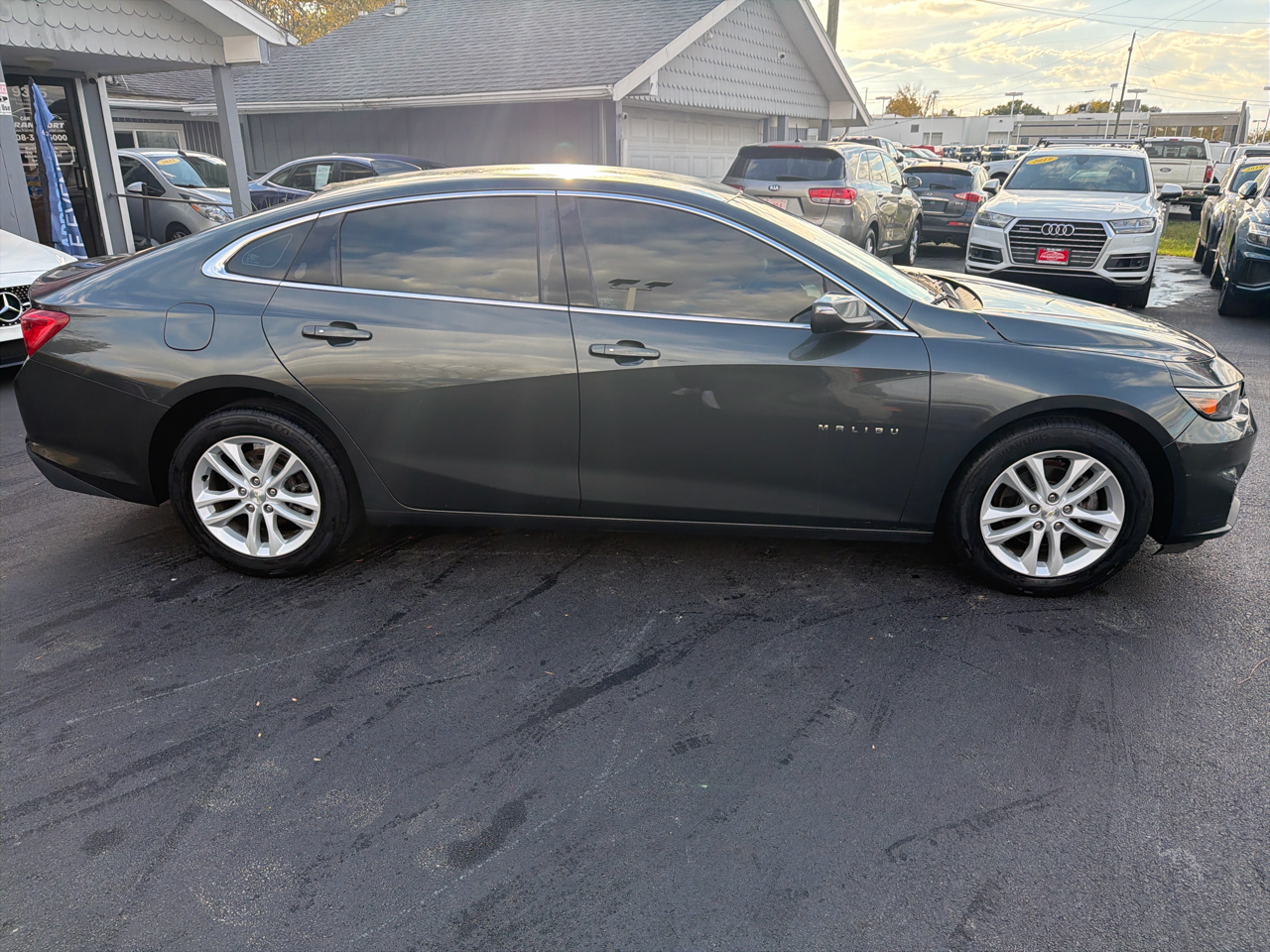 Chevrolet Malibu 4dr Sdn LT w/1LT 2018 Chevrolet Malibu 4dr Sdn LT w/1LT 2018