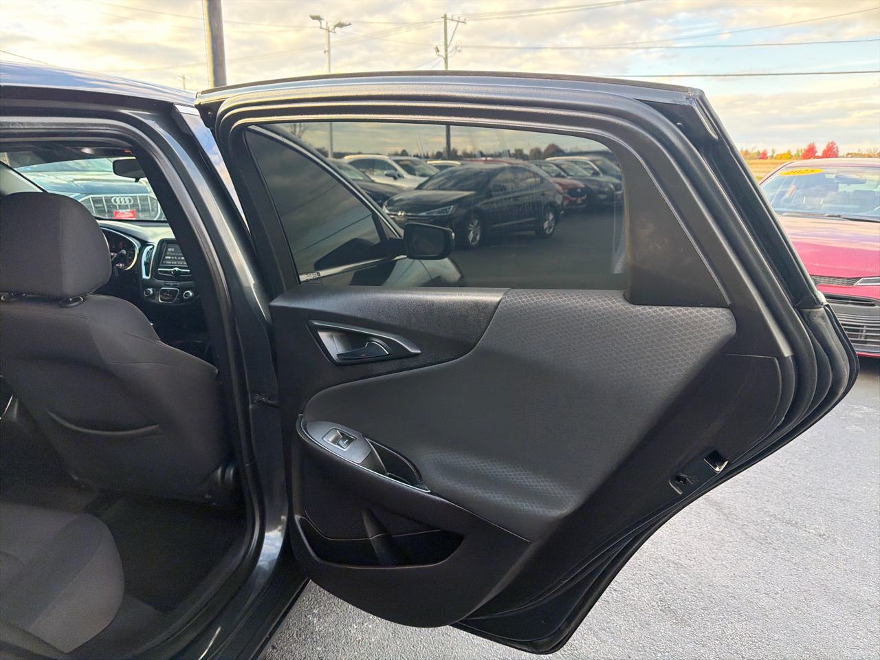 Chevrolet Malibu 4dr Sdn LT w/1LT 2018 Chevrolet Malibu 4dr Sdn LT w/1LT 2018