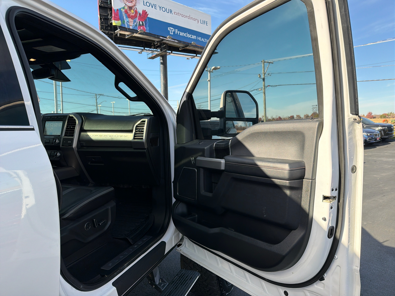 Ford Super Duty F-250 SRW Platinum 4WD Crew Cab 8' Box 2019