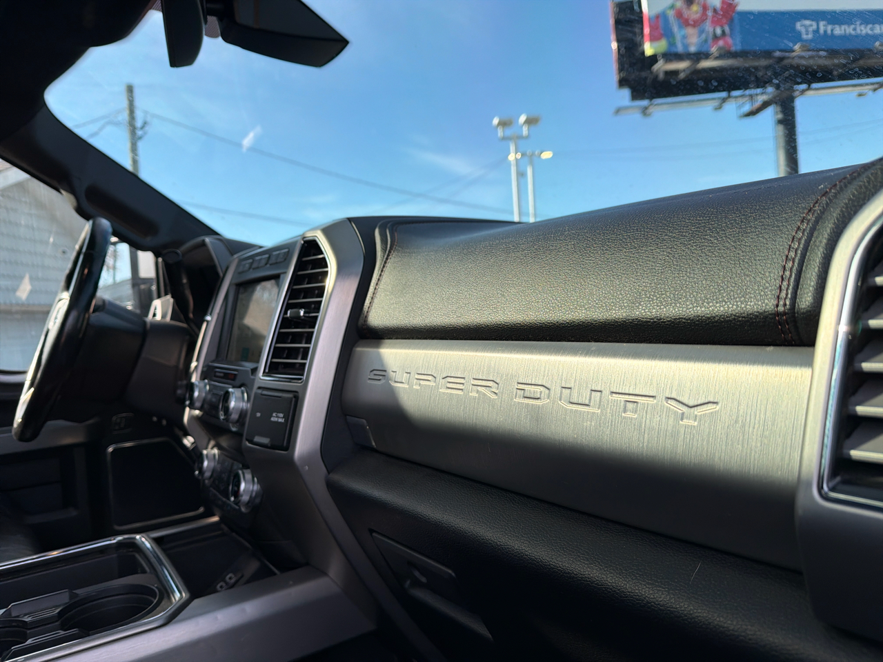 Ford Super Duty F-250 SRW Platinum 4WD Crew Cab 8' Box 2019