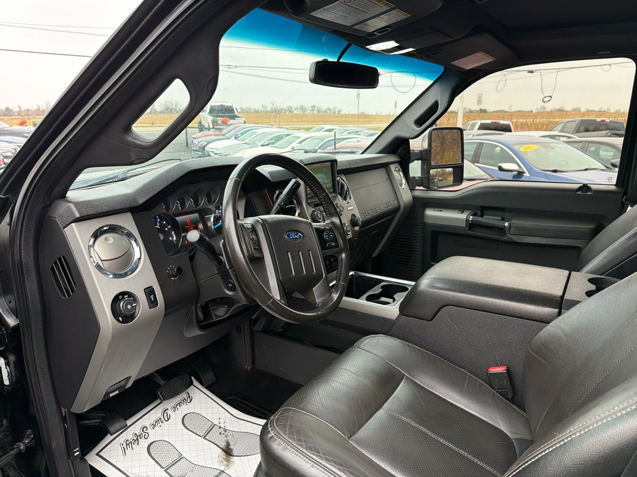 Ford Super Duty F-350 DRW 4WD Crew Cab 172" Platinum 2016