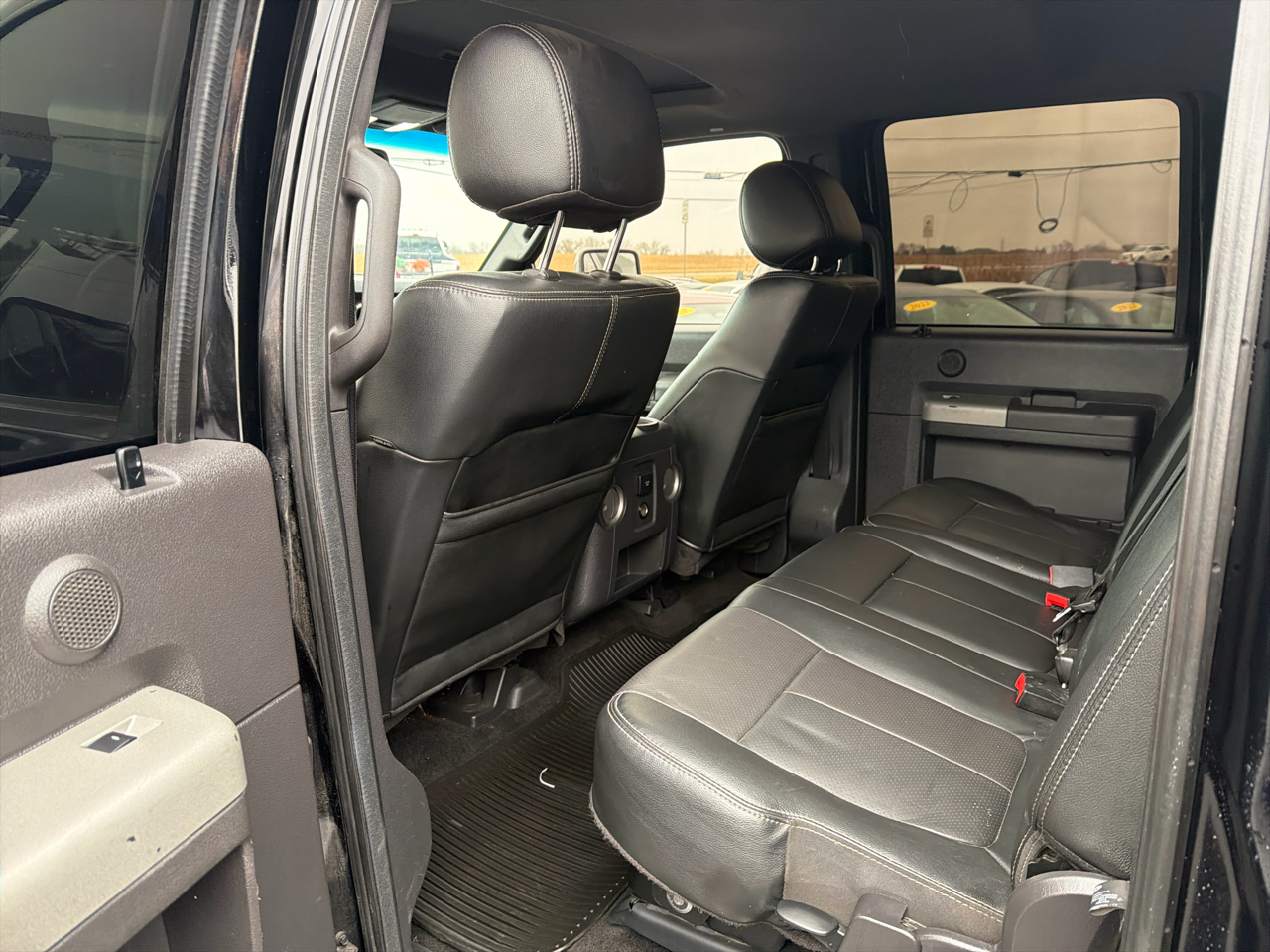 Ford Super Duty F-350 DRW 4WD Crew Cab 172" Platinum 2016