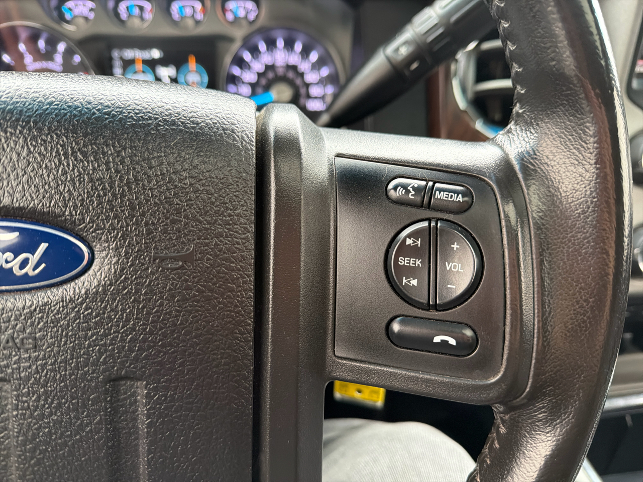 Ford Super Duty F-350 DRW 4WD Crew Cab 172" Platinum 2016