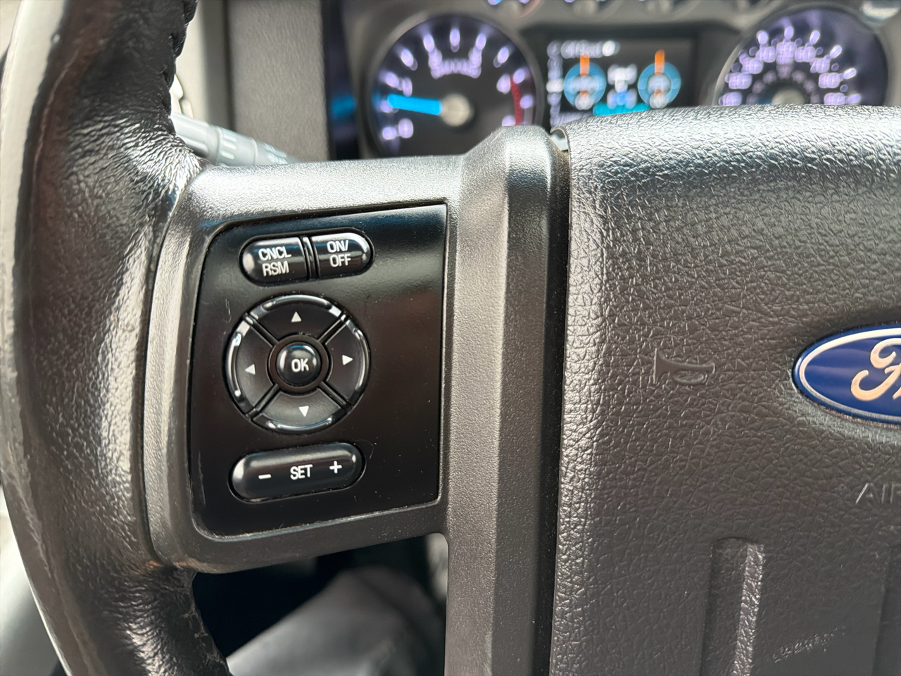 Ford Super Duty F-350 DRW 4WD Crew Cab 172" Platinum 2016