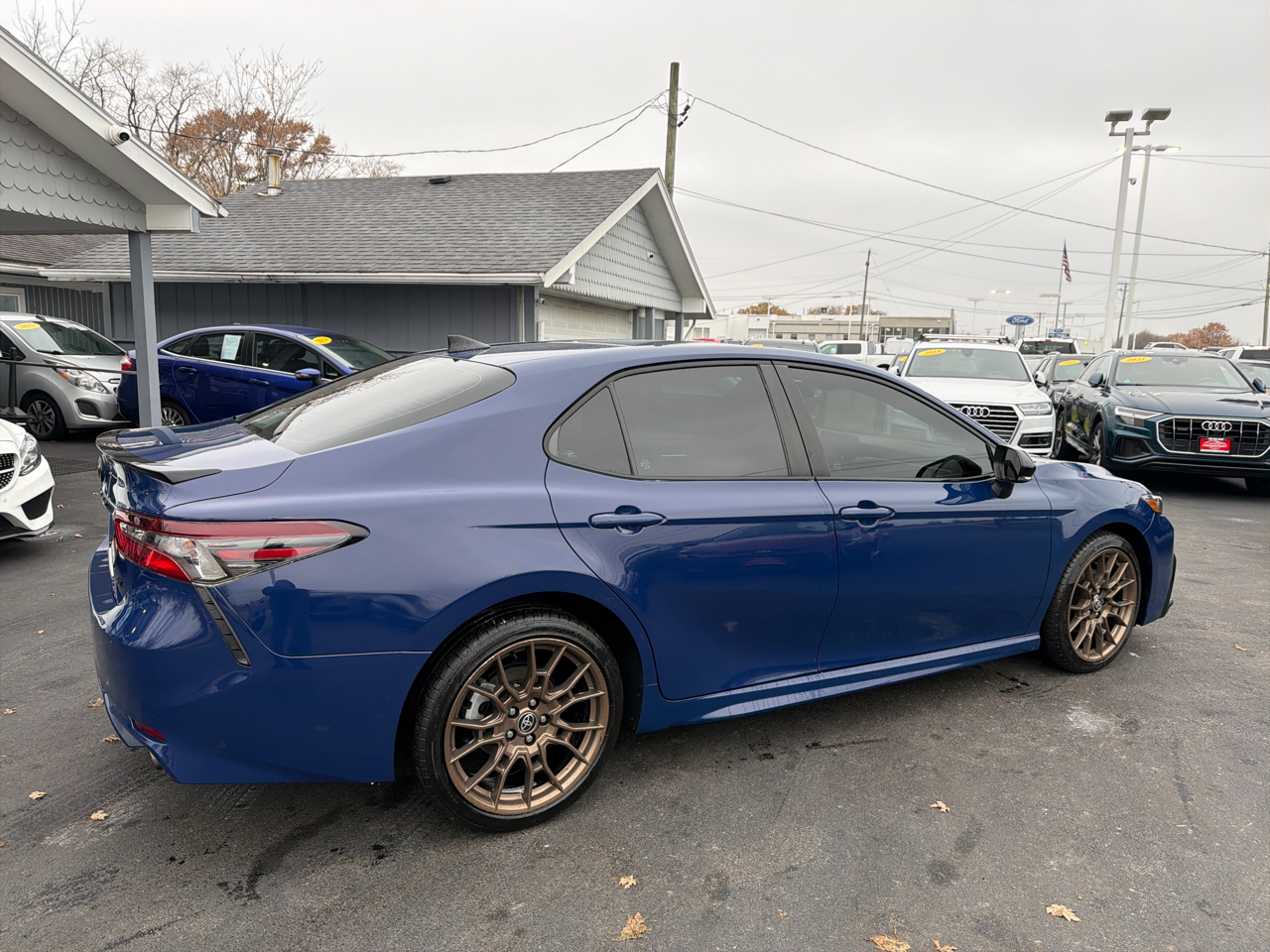 2023 Toyota Camry SE photo 4