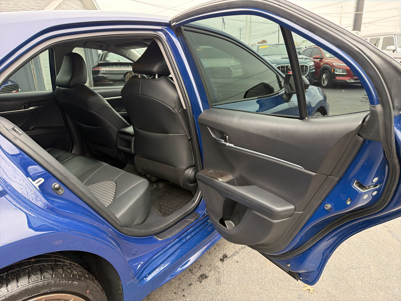 Toyota Camry SE Auto (Natl) 2023