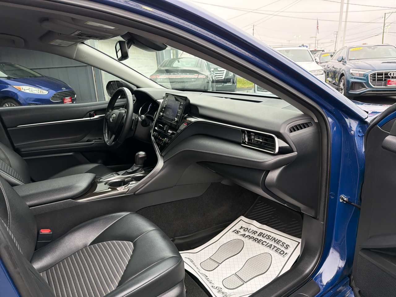 Toyota Camry SE Auto (Natl) 2023