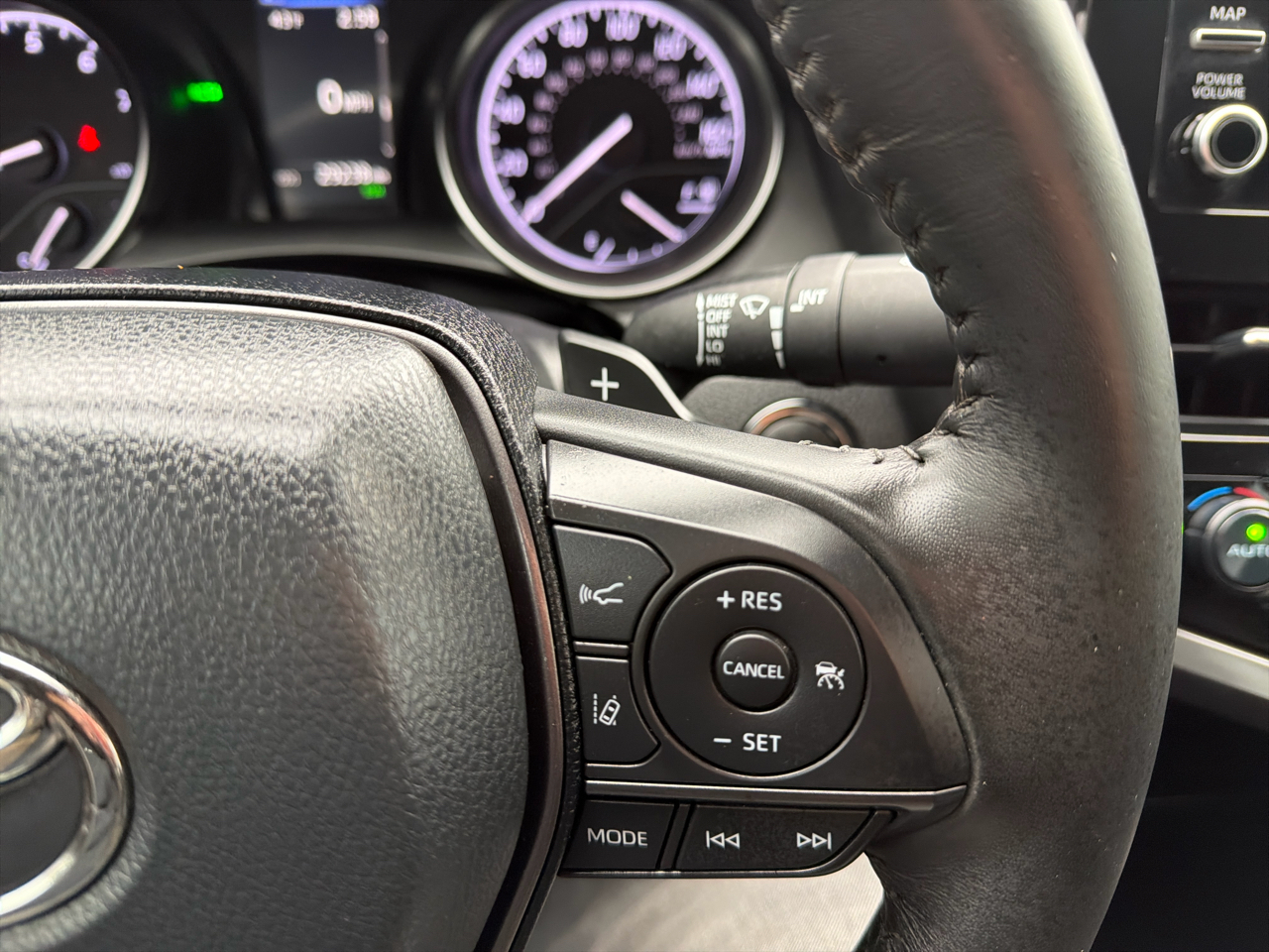 Toyota Camry SE Auto (Natl) 2023