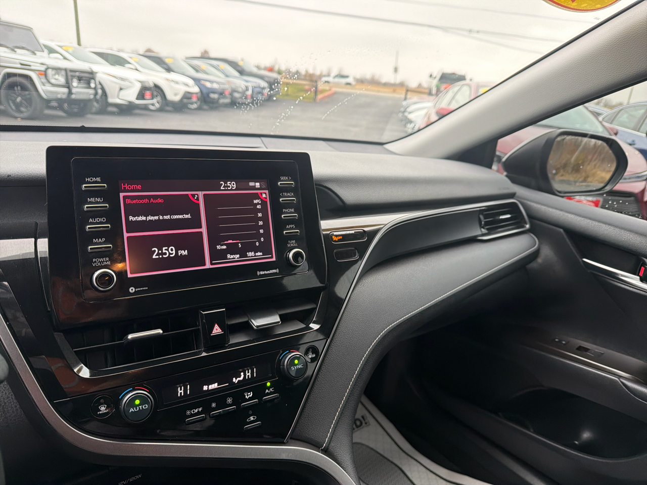 Toyota Camry SE Auto (Natl) 2023