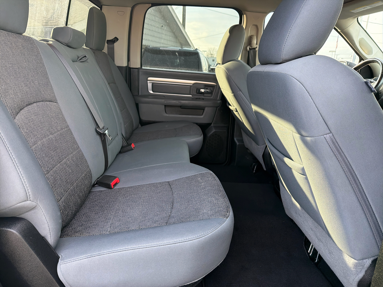 RAM 1500 Big Horn 4x4 Crew Cab 6'4" Box 2018