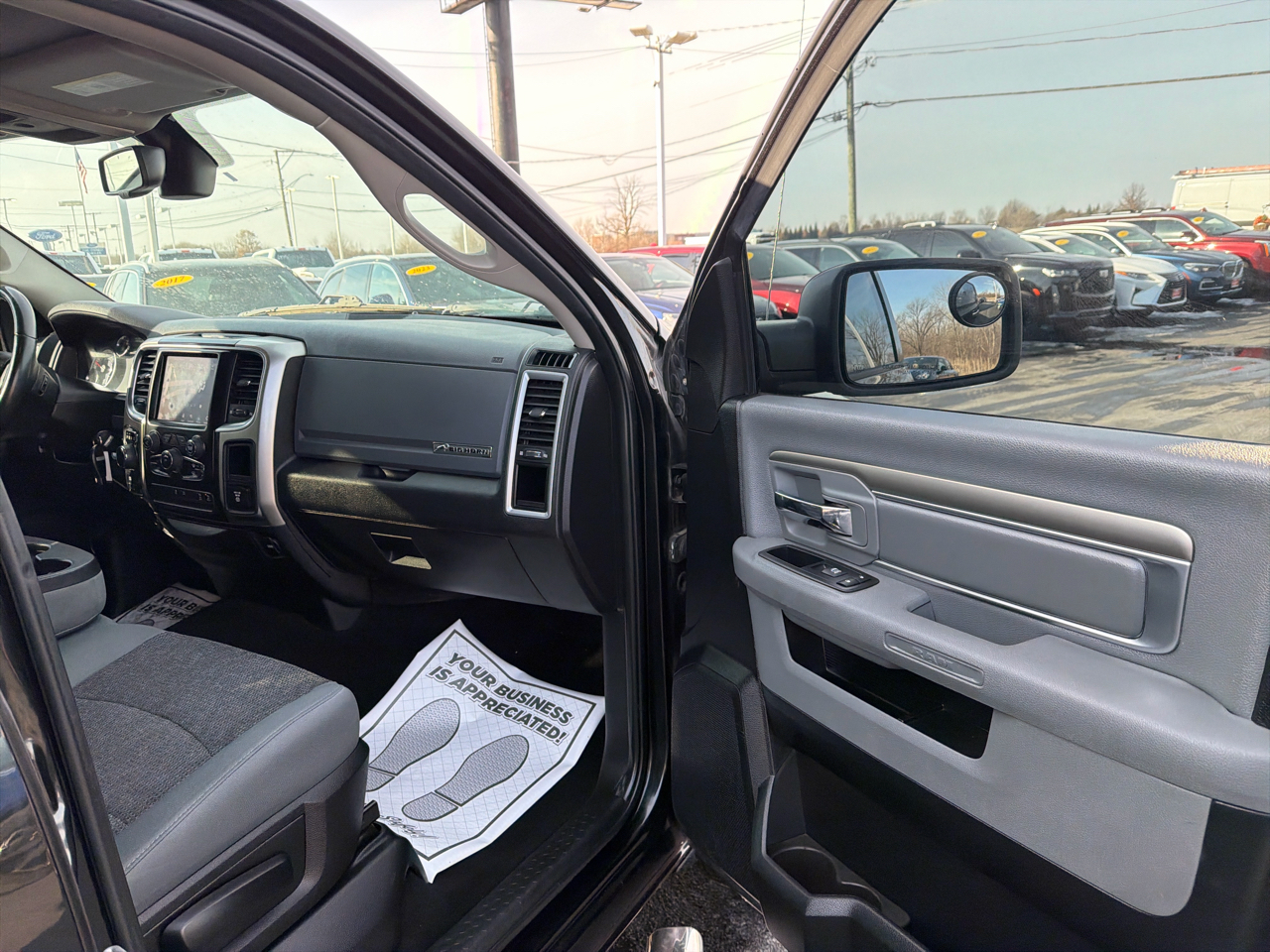 RAM 1500 Big Horn 4x4 Crew Cab 6'4" Box 2018