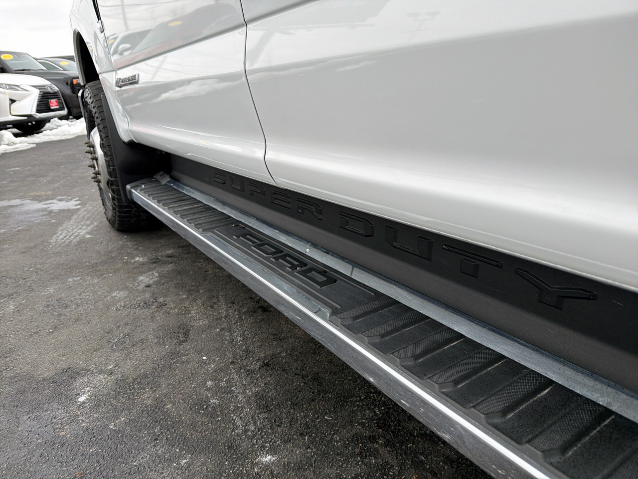 Ford Super Duty F-350 DRW XLT 4WD Crew Cab 8' Box 2021