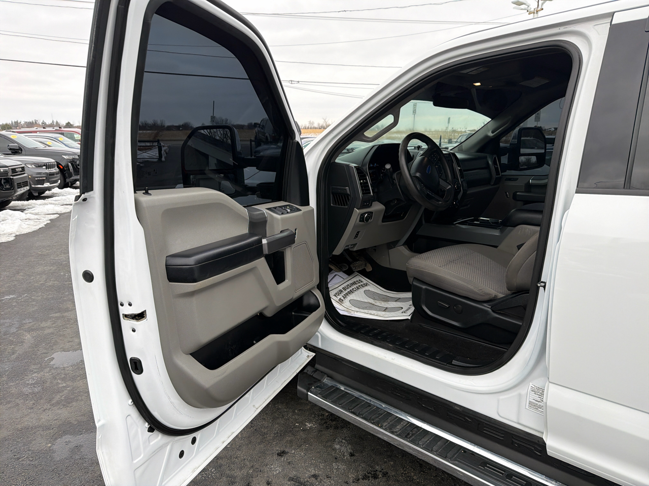 Ford Super Duty F-350 DRW XLT 4WD Crew Cab 8' Box 2021