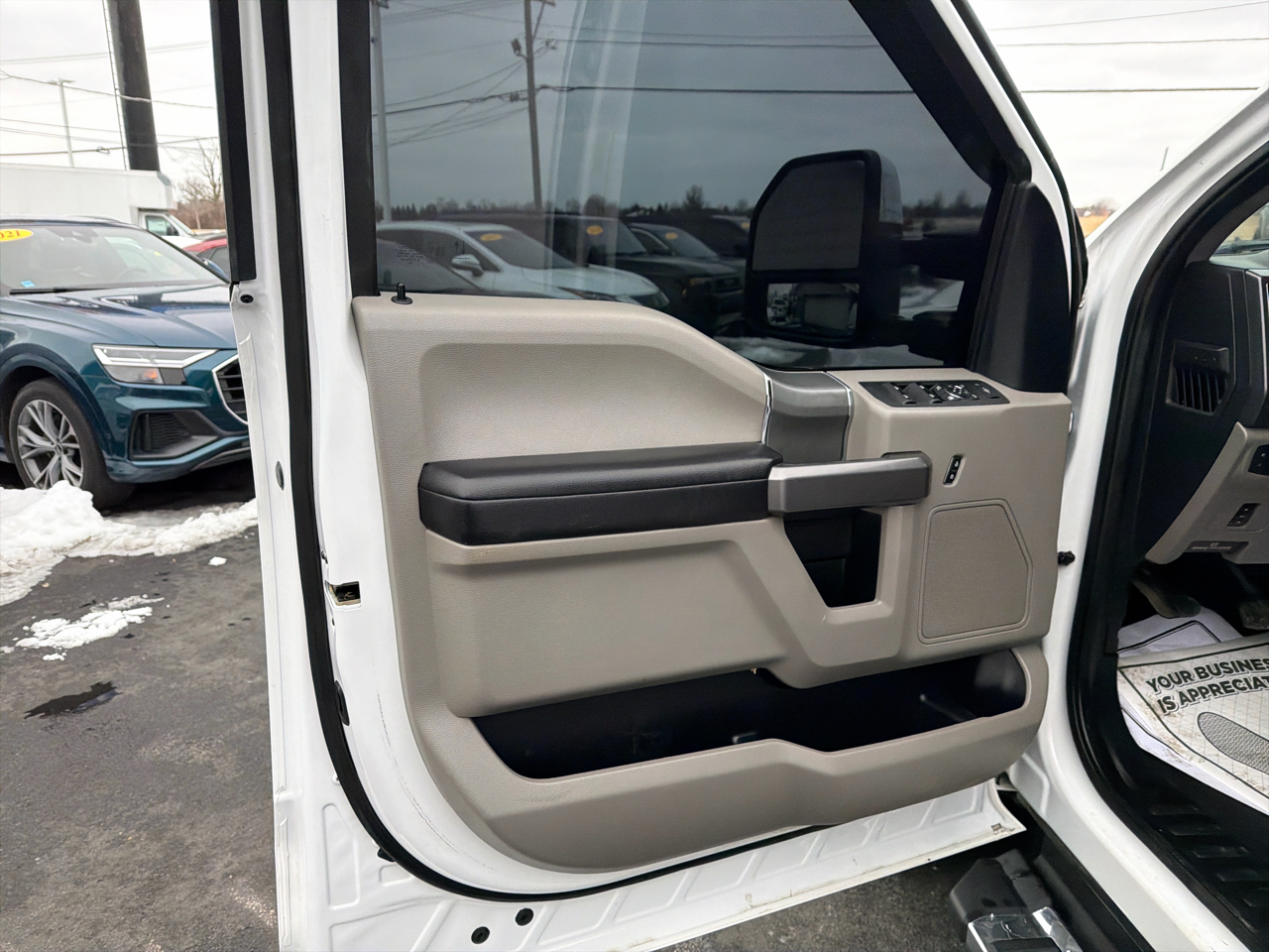 Ford Super Duty F-350 DRW XLT 4WD Crew Cab 8' Box 2021