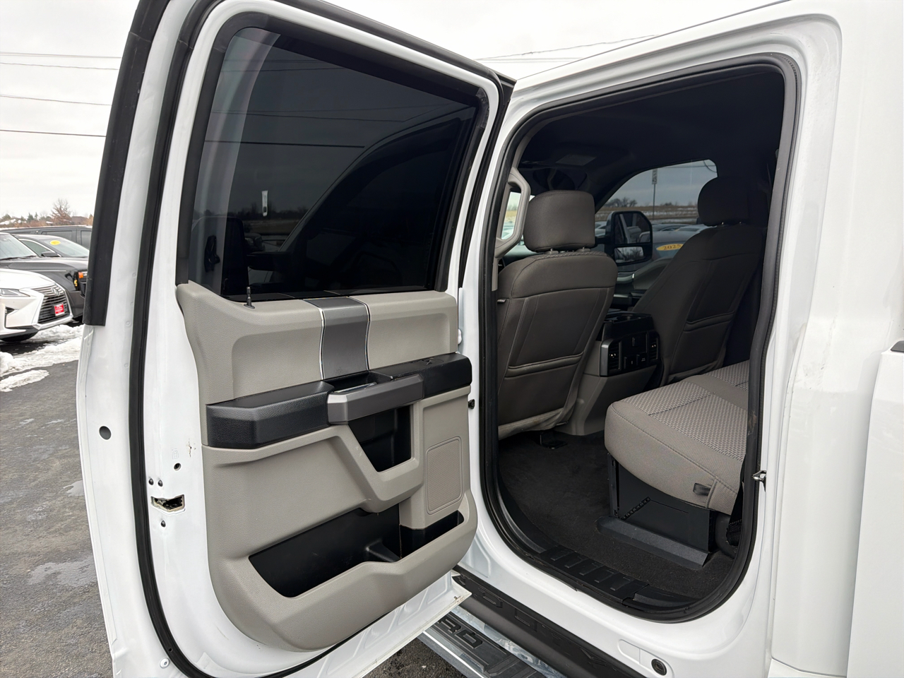 Ford Super Duty F-350 DRW XLT 4WD Crew Cab 8' Box 2021