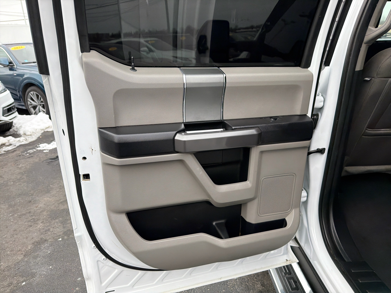 Ford Super Duty F-350 DRW XLT 4WD Crew Cab 8' Box 2021