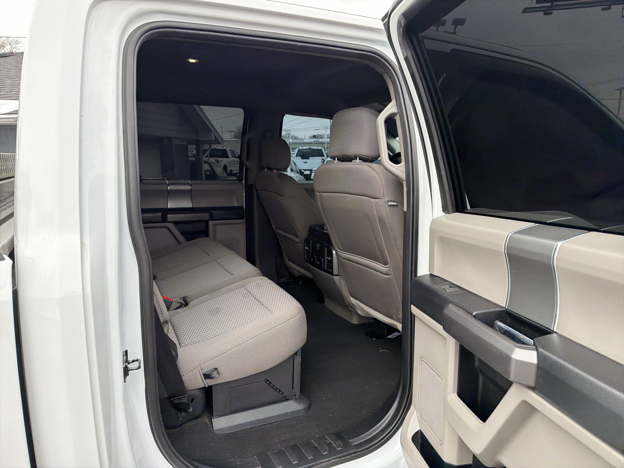 Ford Super Duty F-350 DRW XLT 4WD Crew Cab 8' Box 2021