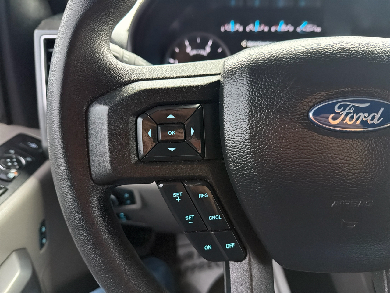 Ford Super Duty F-350 DRW XLT 4WD Crew Cab 8' Box 2021