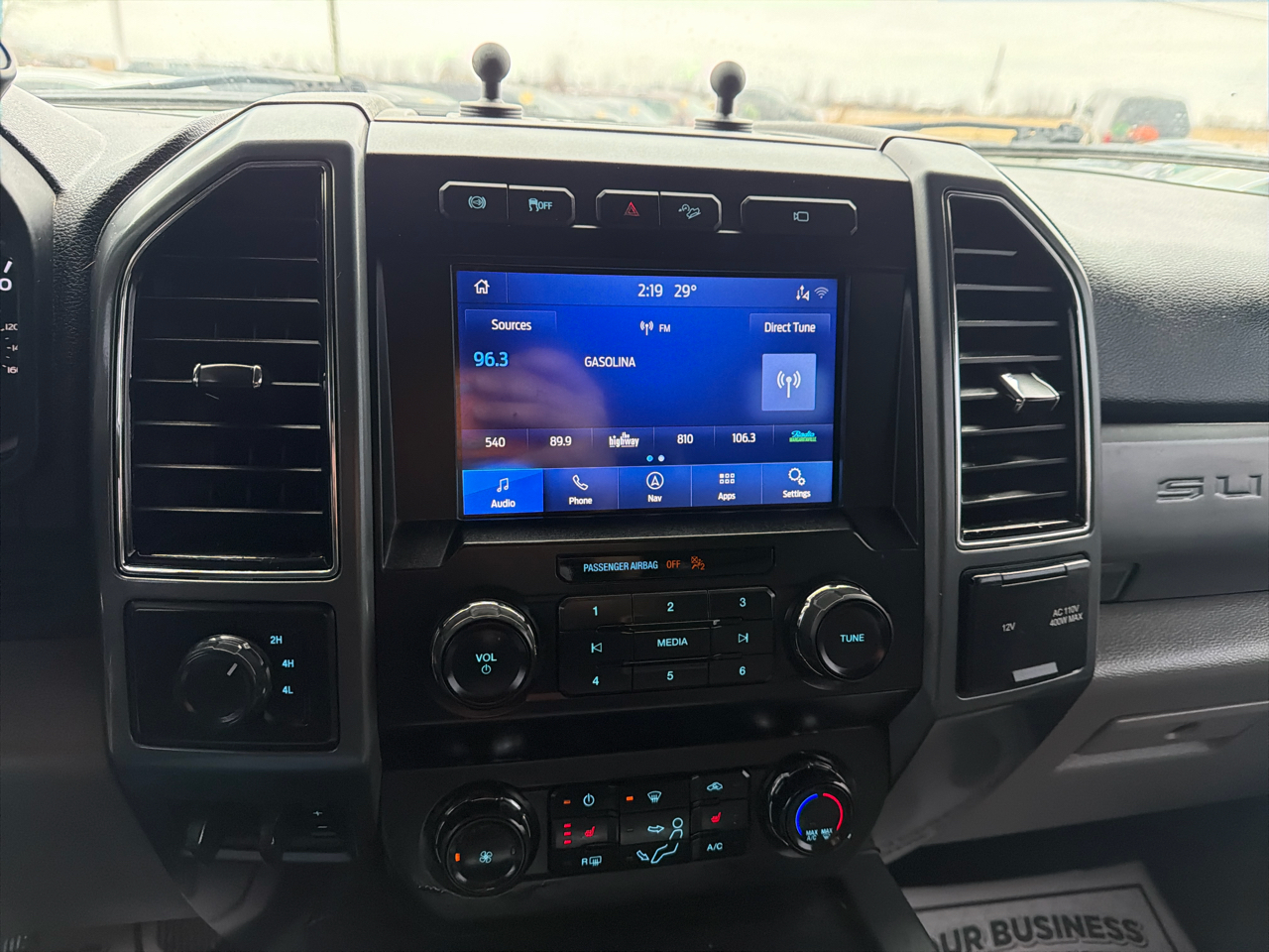 Ford Super Duty F-350 DRW XLT 4WD Crew Cab 8' Box 2021