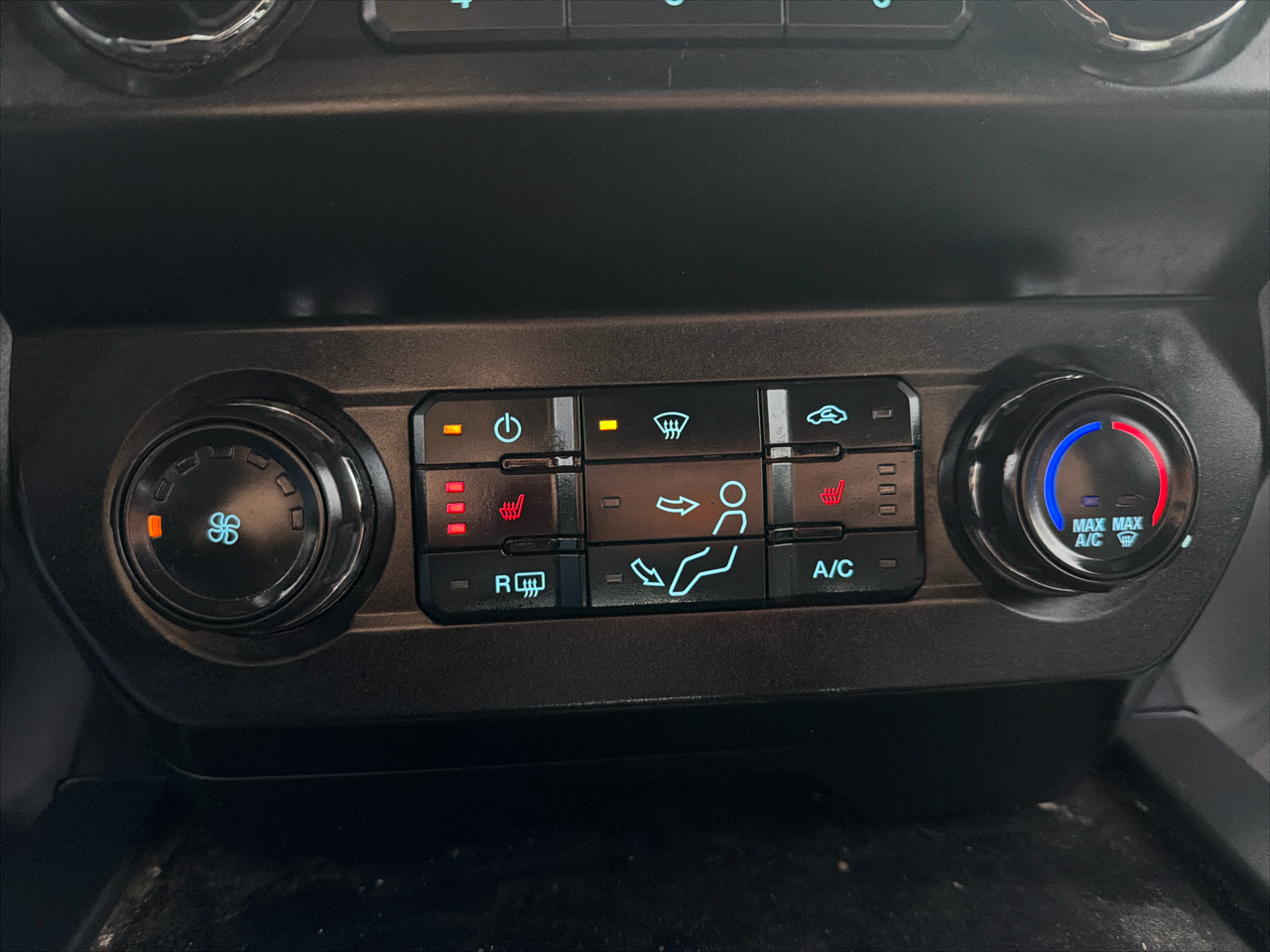 Ford Super Duty F-350 DRW XLT 4WD Crew Cab 8' Box 2021