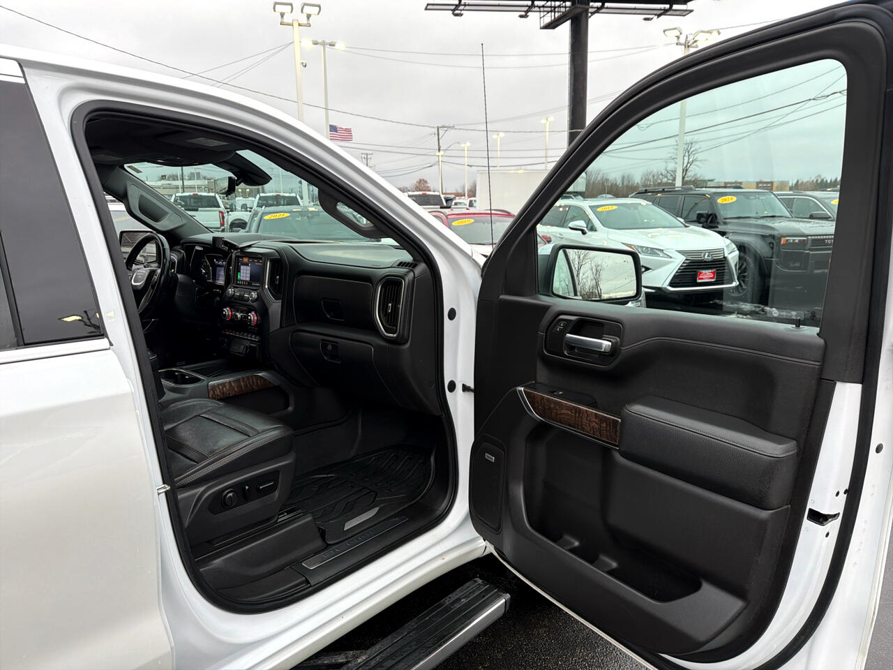 GMC Sierra 1500 4WD Crew Cab 147" Denali 2020