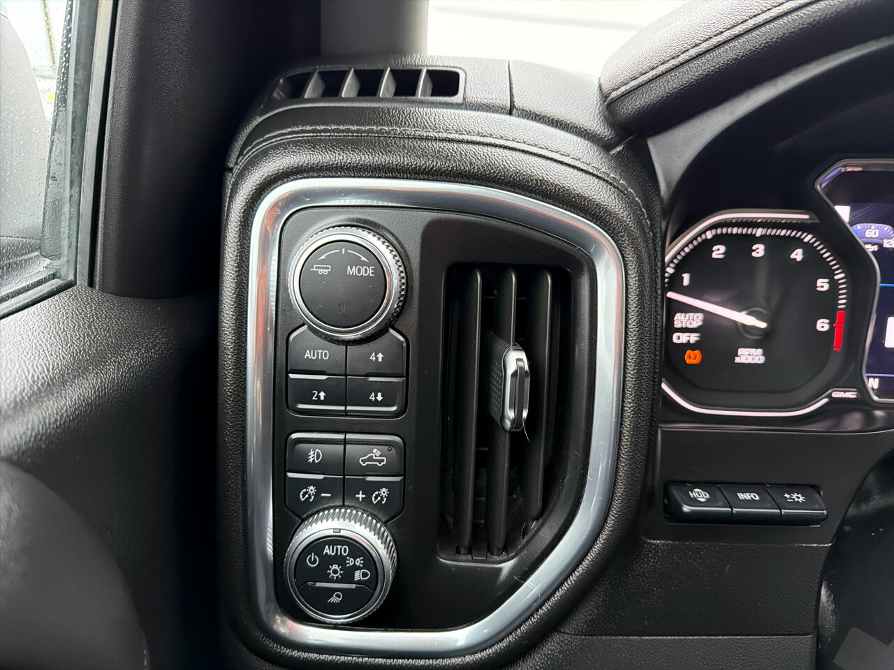 GMC Sierra 1500 4WD Crew Cab 147" Denali 2020