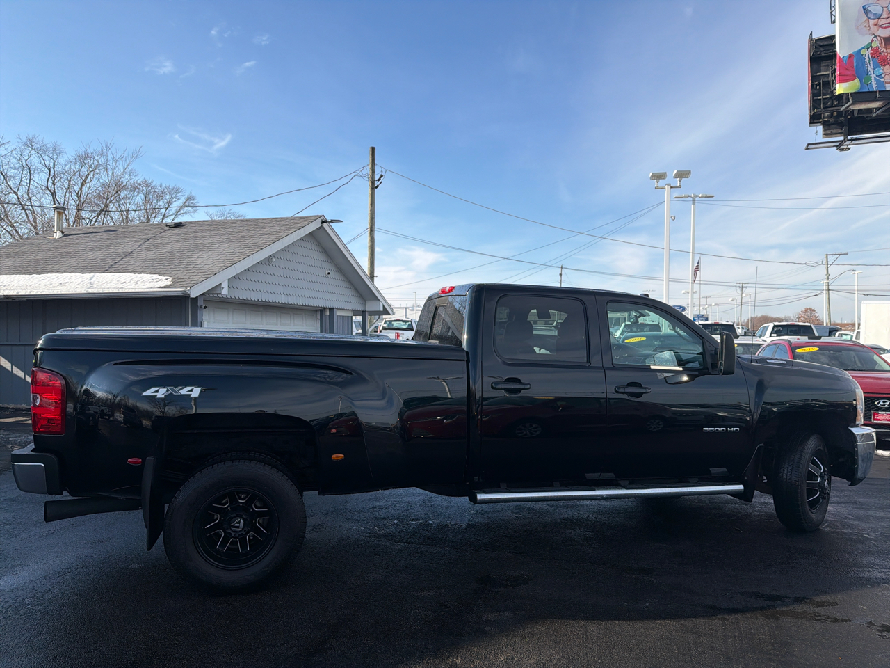 Chevrolet Silverado 3500HD 4WD Crew Cab 167.7" DRW LTZ 2011
