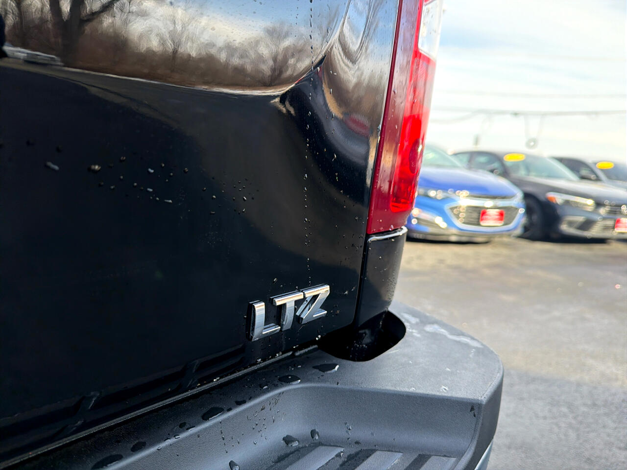 Chevrolet Silverado 3500HD 4WD Crew Cab 167.7" DRW LTZ 2011