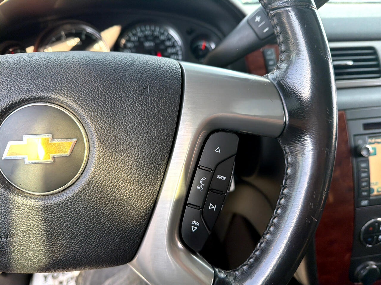 Chevrolet Silverado 3500HD 4WD Crew Cab 167.7" DRW LTZ 2011