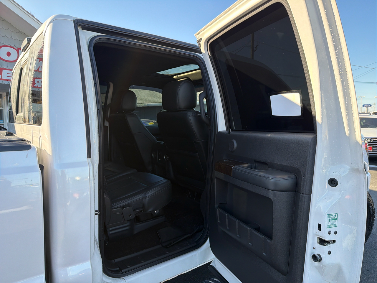 Ford Super Duty F-350 SRW 4WD Crew Cab 156" Platinum 2015