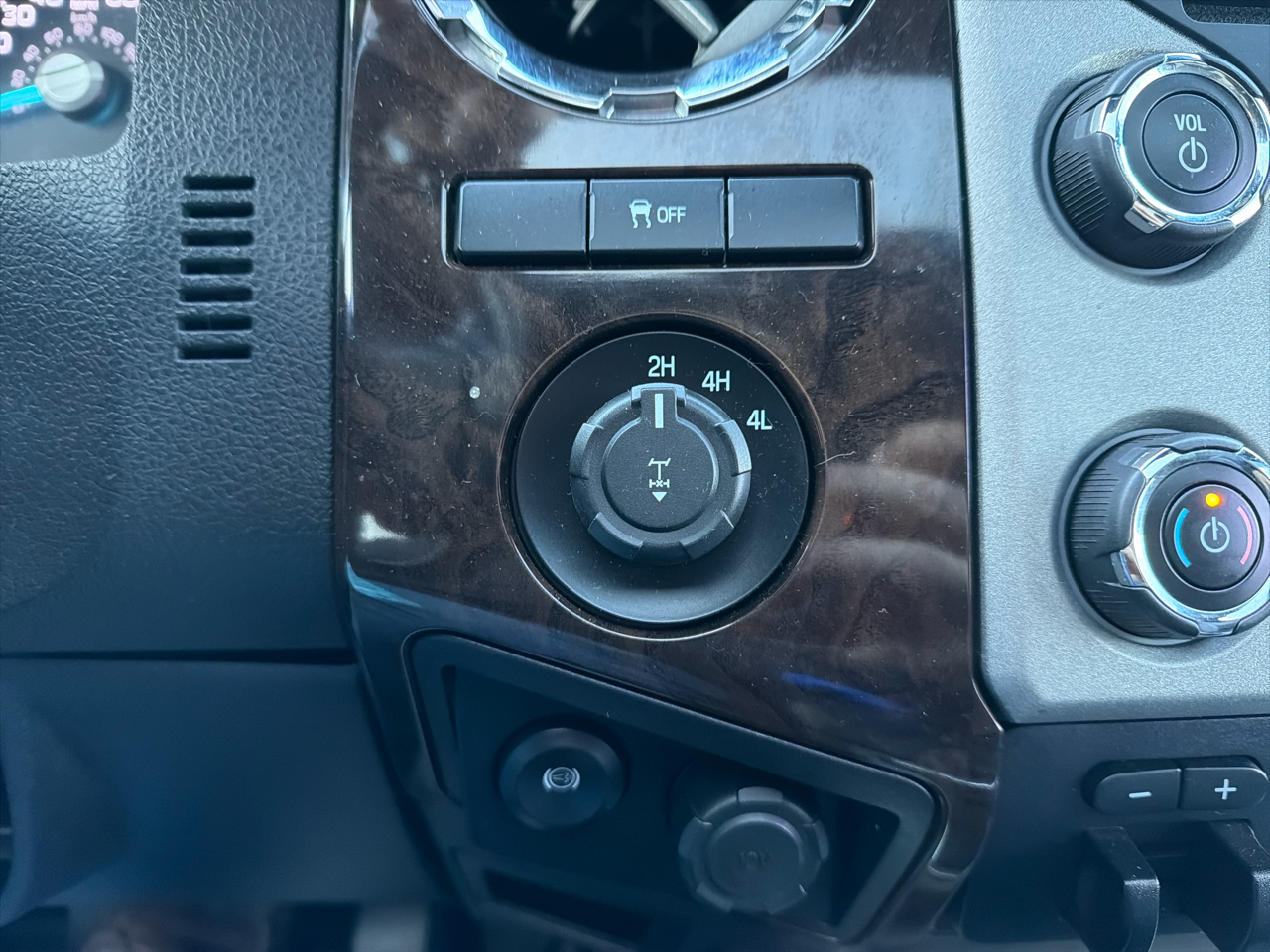 Ford Super Duty F-350 SRW 4WD Crew Cab 156" Platinum 2015