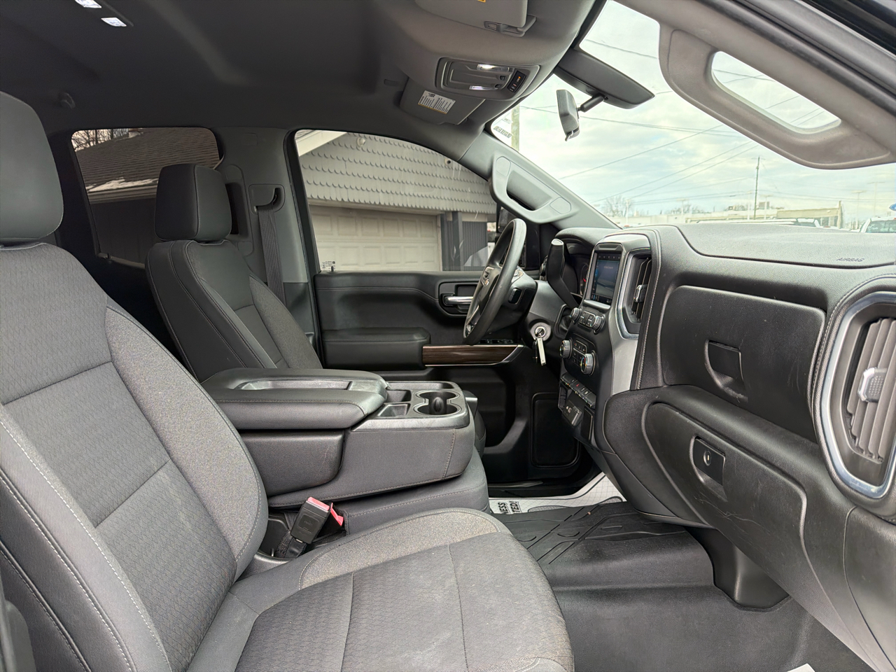 Chevrolet Silverado 1500 4WD Double Cab 147" LT 2020