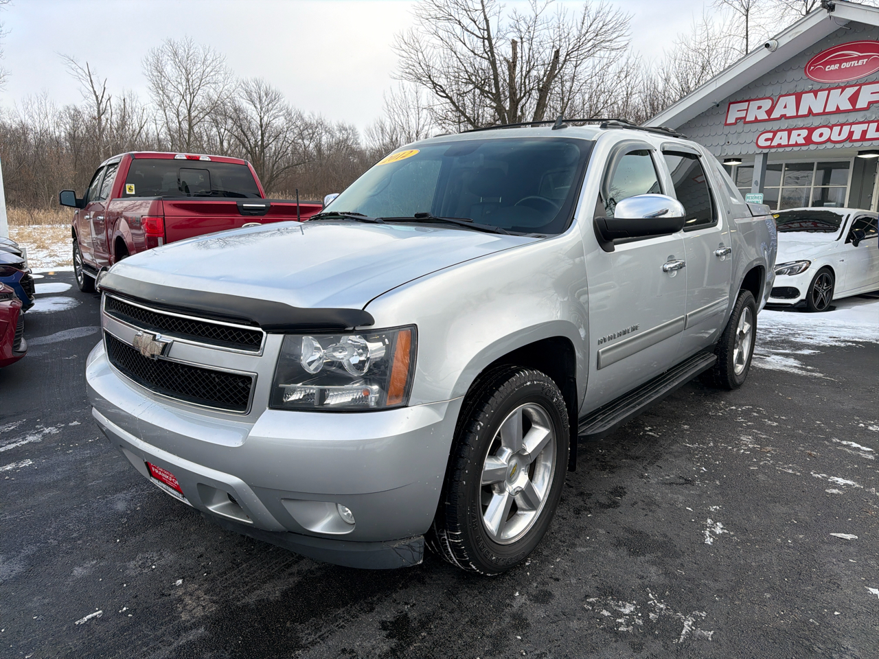 Chevrolet Avalanche 4WD Crew Cab LT 2012