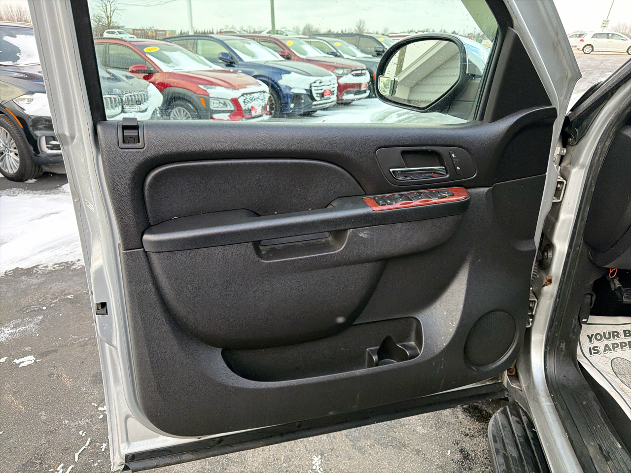 Chevrolet Avalanche 4WD Crew Cab LT 2012