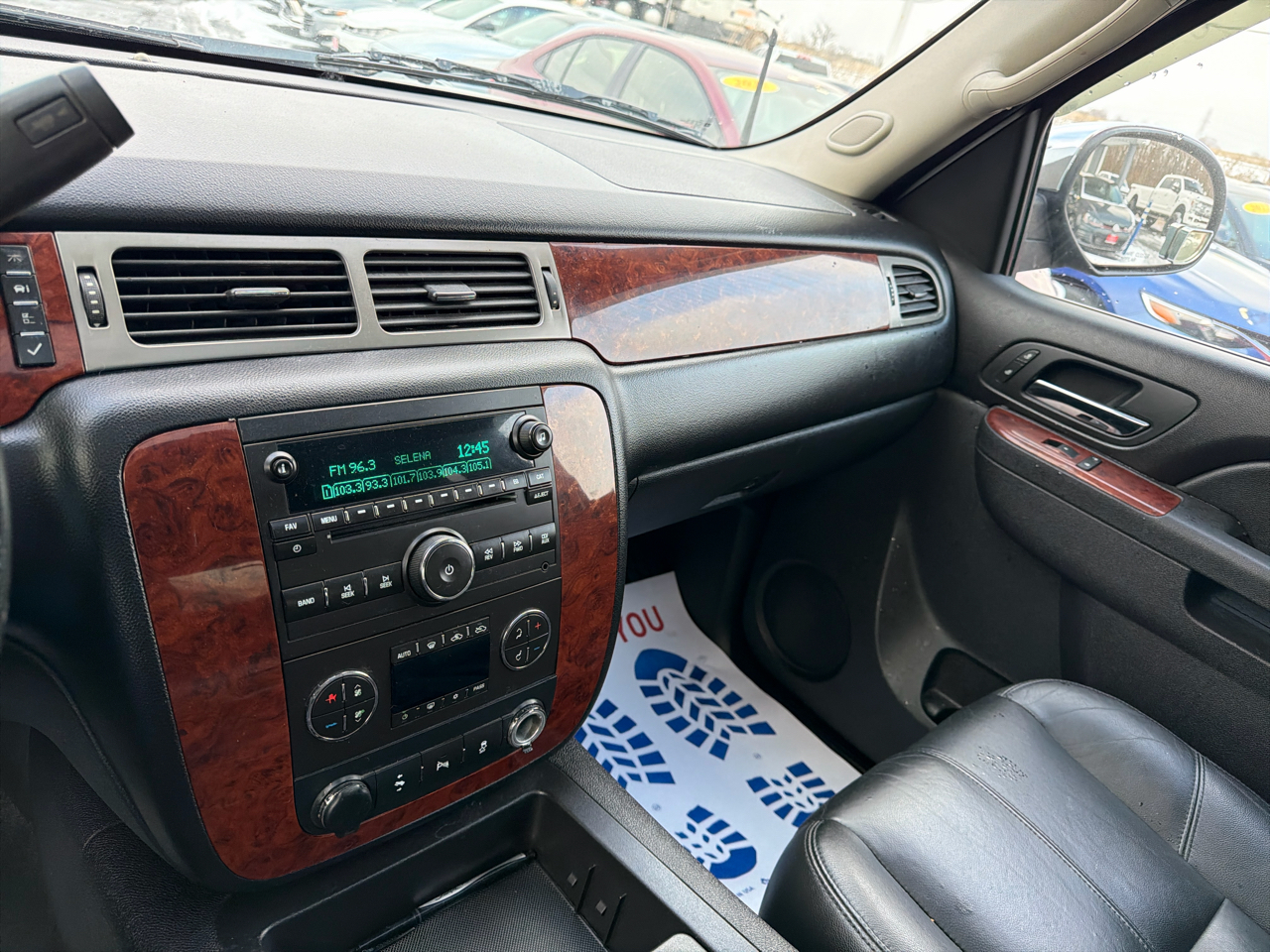 Chevrolet Avalanche 4WD Crew Cab LT 2012