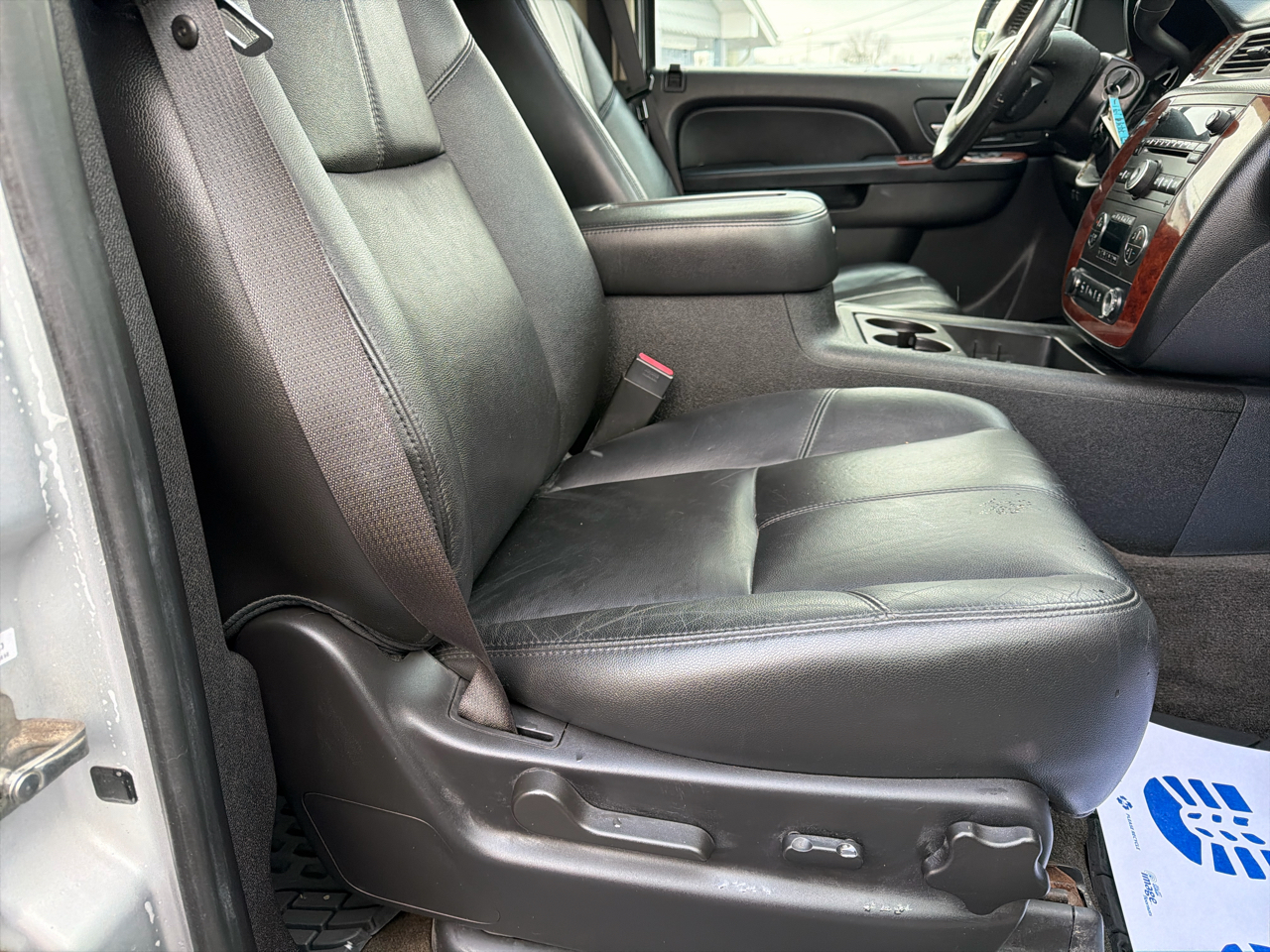 Chevrolet Avalanche 4WD Crew Cab LT 2012