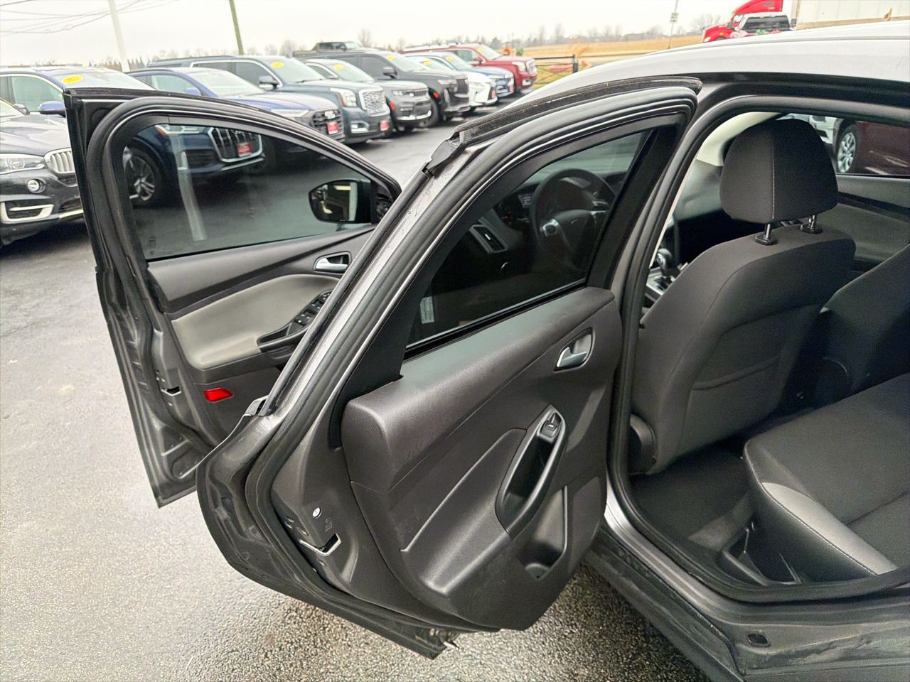 Ford Focus 4dr Sdn SE 2014