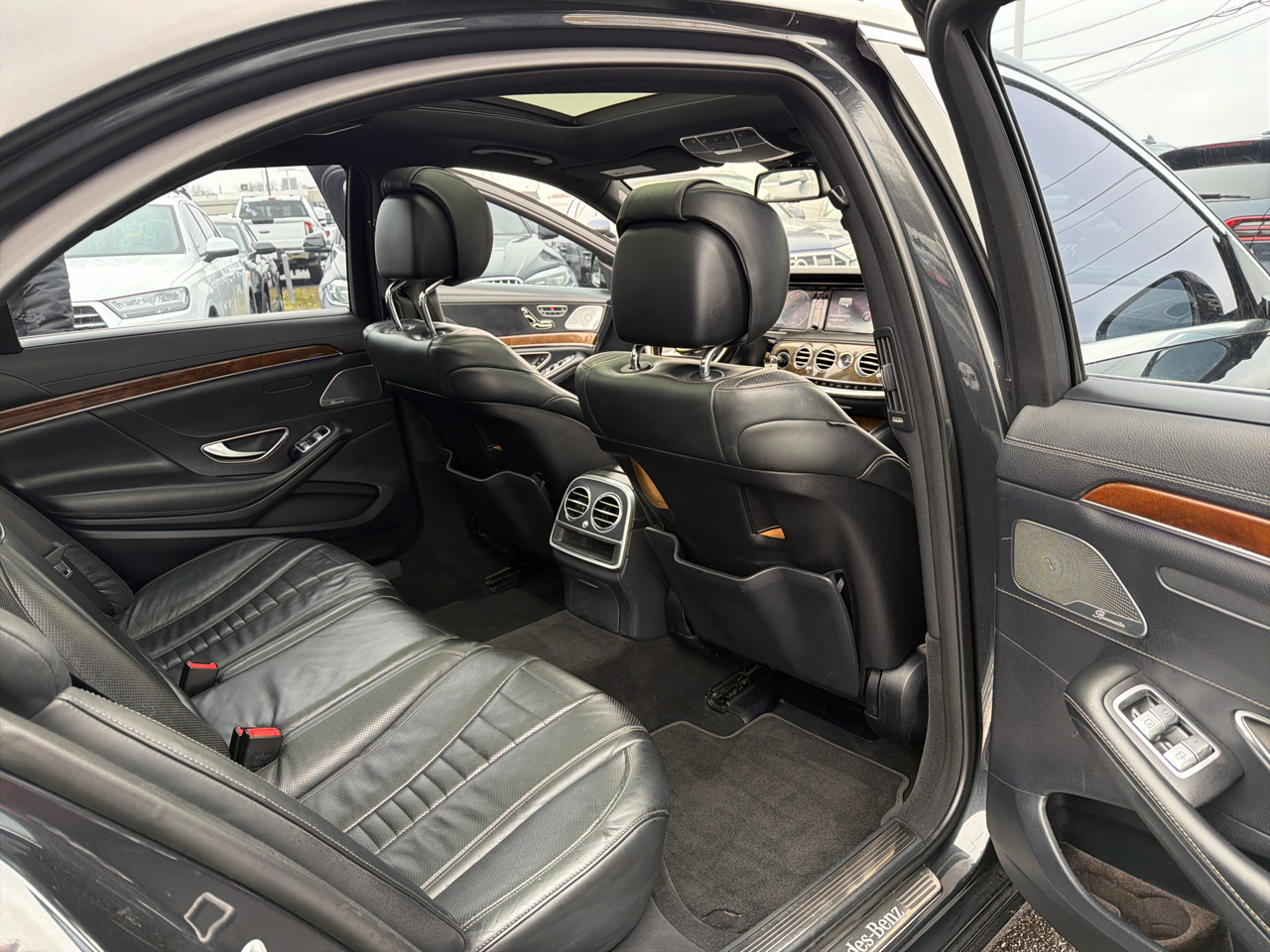 Mercedes-Benz S-Class 4dr Sdn S 550 4MATIC 2016