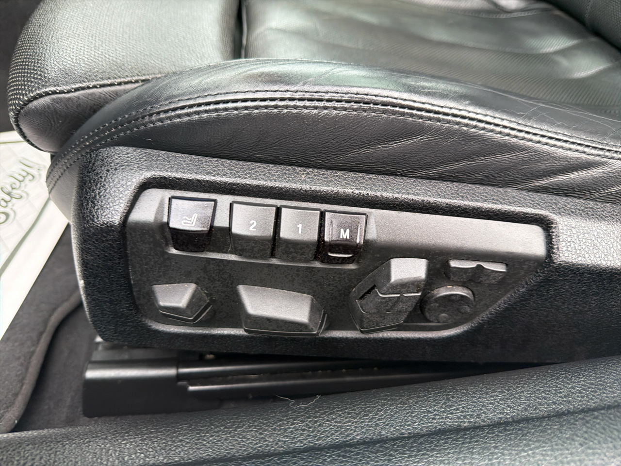 BMW 6 Series 2dr Cpe 650i xDrive 2012