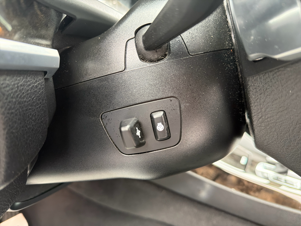 BMW 6 Series 2dr Cpe 650i xDrive 2012