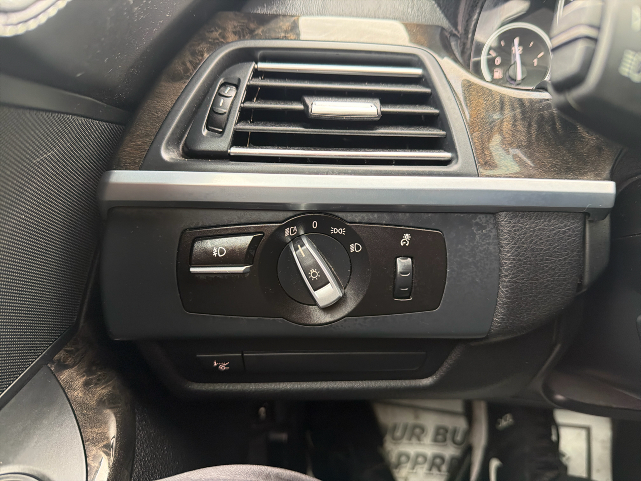 BMW 6 Series 2dr Cpe 650i xDrive 2012