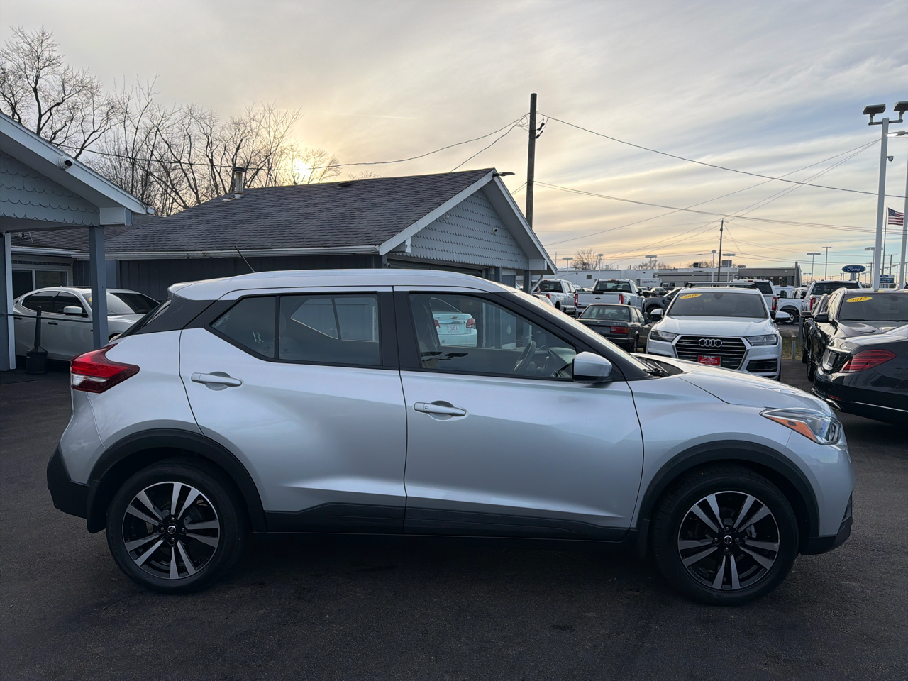 Nissan Kicks SV FWD 2020