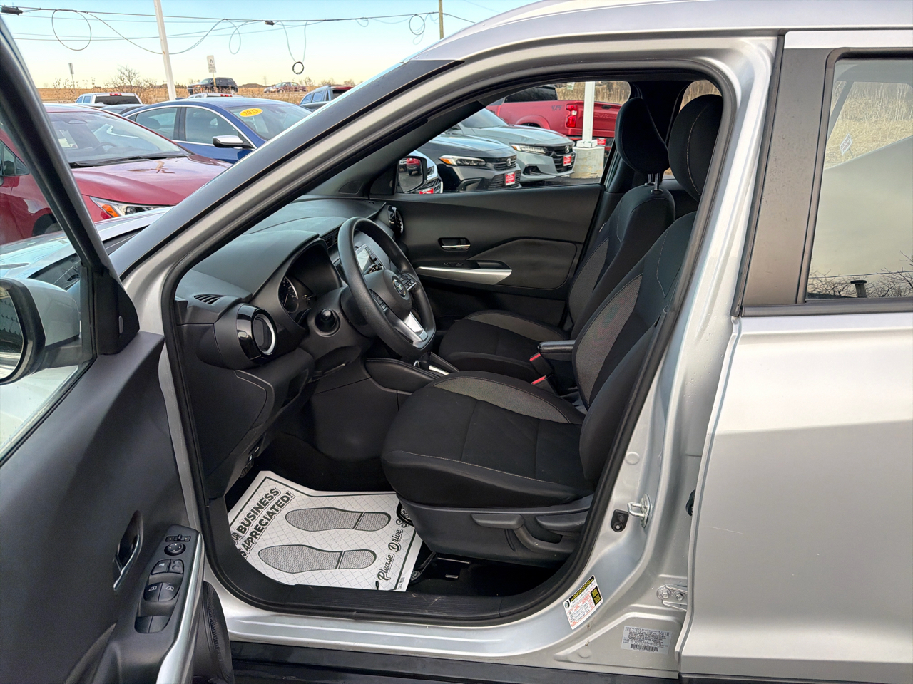 Nissan Kicks SV FWD 2020