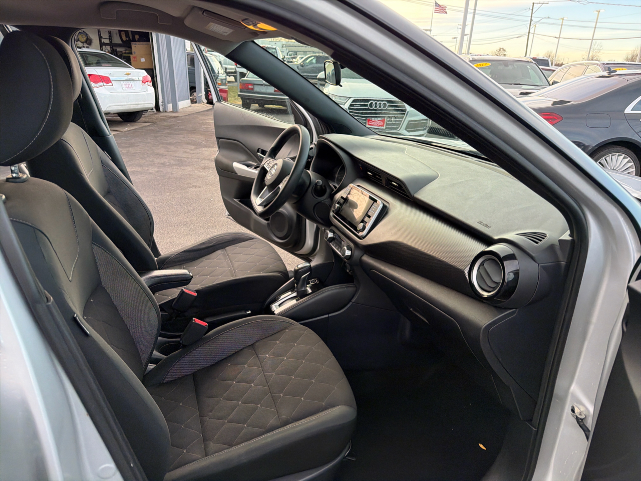 Nissan Kicks SV FWD 2020