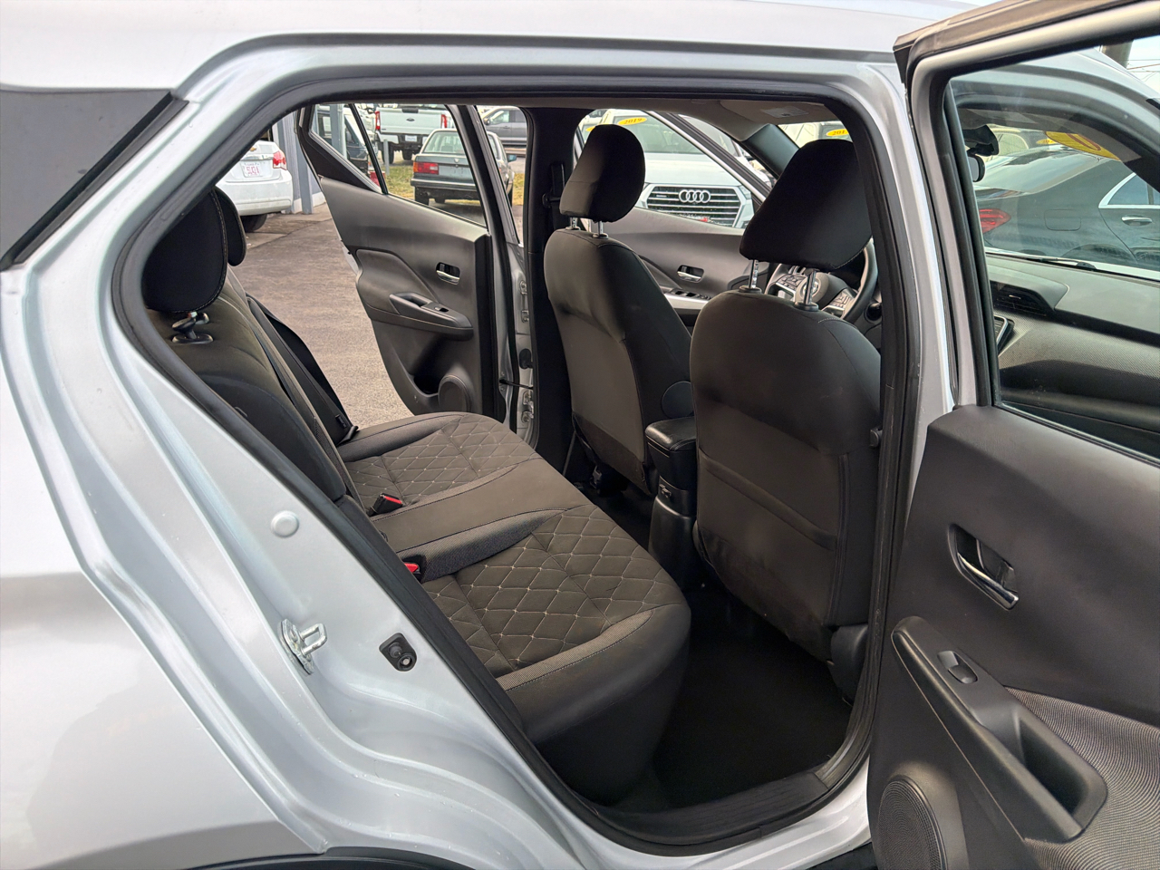 Nissan Kicks SV FWD 2020