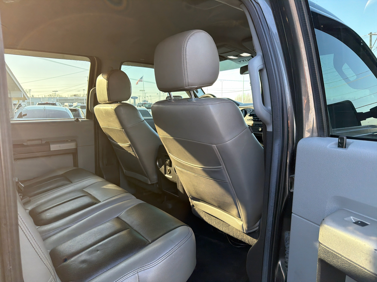 Ford Super Duty F-250 SRW 4WD Crew Cab 156" Lariat 2016