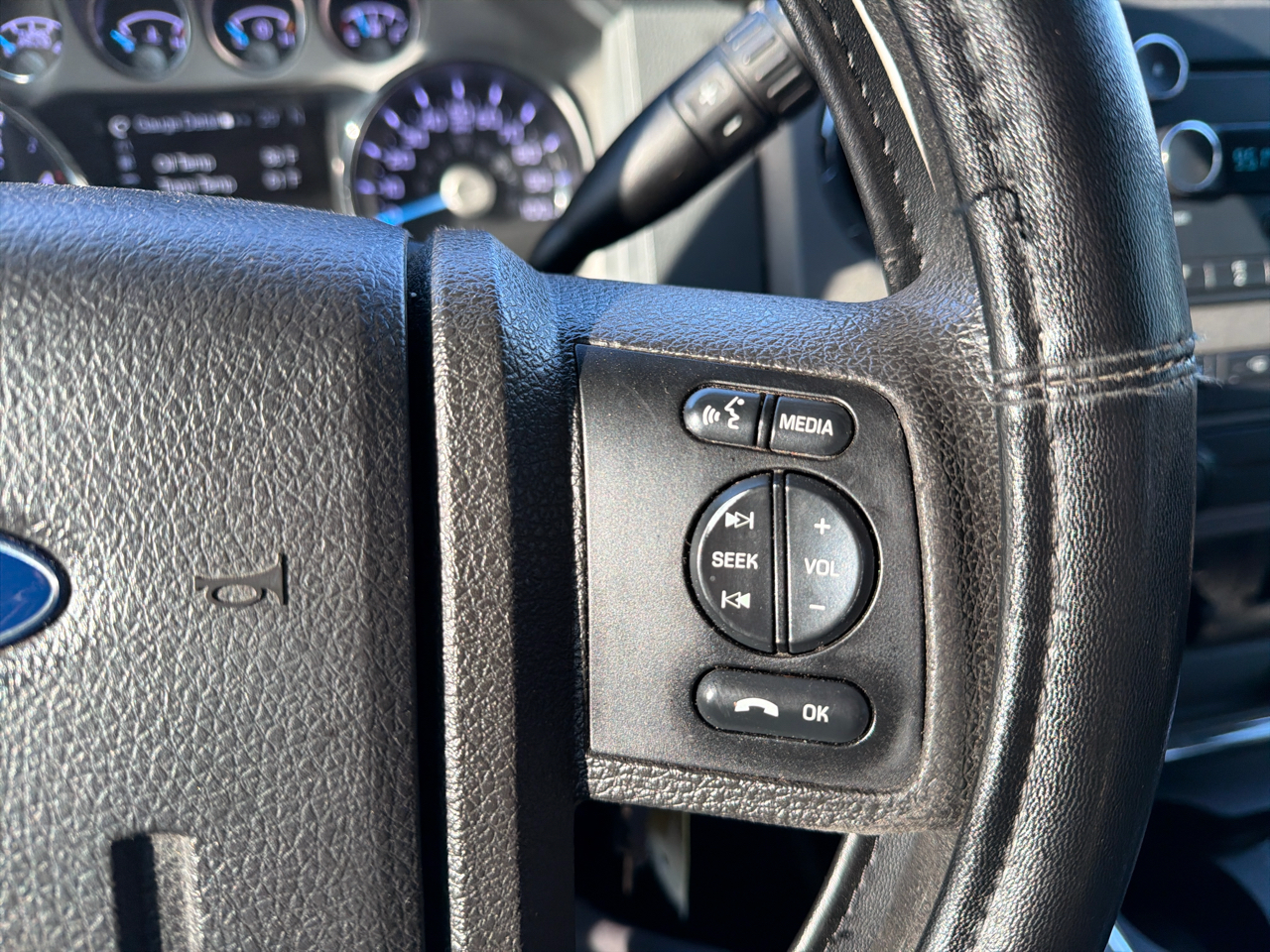 Ford Super Duty F-250 SRW 4WD Crew Cab 156" Lariat 2016