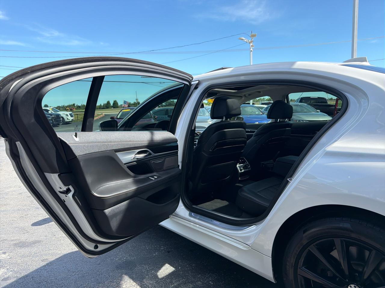 BMW 7 Series 750i xDrive Sedan 2019